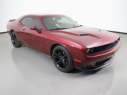 Used 2018 Dodge Challenger R/T w/ Blacktop Package image 32
