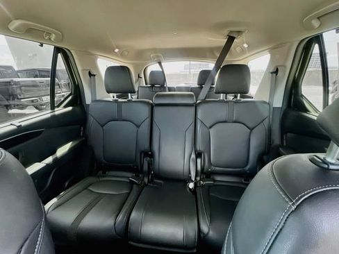Used 2025 Honda Pilot EX-L image 26