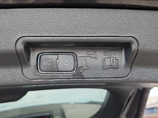 Used 2024 Ford Explorer XLT w/ Equipment Group 202A AWD/4WD image 17