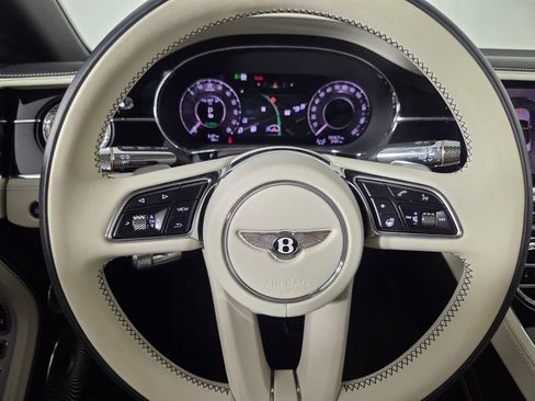 Used 2025 Bentley Continental GTC AWD/4WD image 17