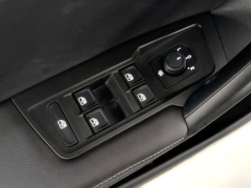 Used 2024 Volkswagen Tiguan S image 13