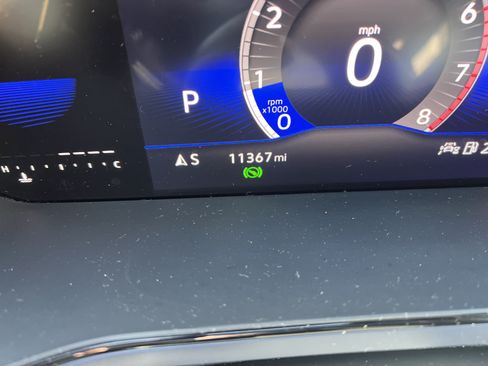 Used 2023 Volkswagen Taos SE w/ Panoramic Sunroof Package FWD image 19