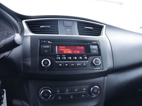 Used 2016 Nissan Sentra S image 21