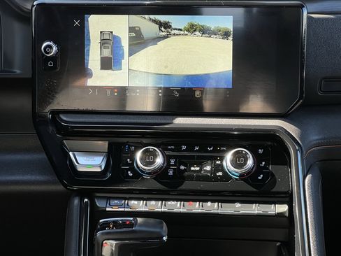 Used 2024 GMC Sierra 1500 AT4 w/ Technology Package image 18