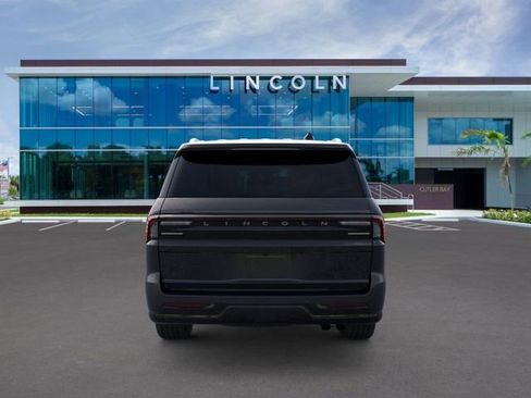 New 2026 Lincoln Navigator L Premier AWD/4WD image 5