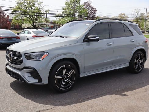 Used 2024 Mercedes-Benz GLE 450 4MATIC image 2