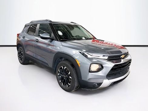 Used 2021 Chevrolet TrailBlazer LT image 3