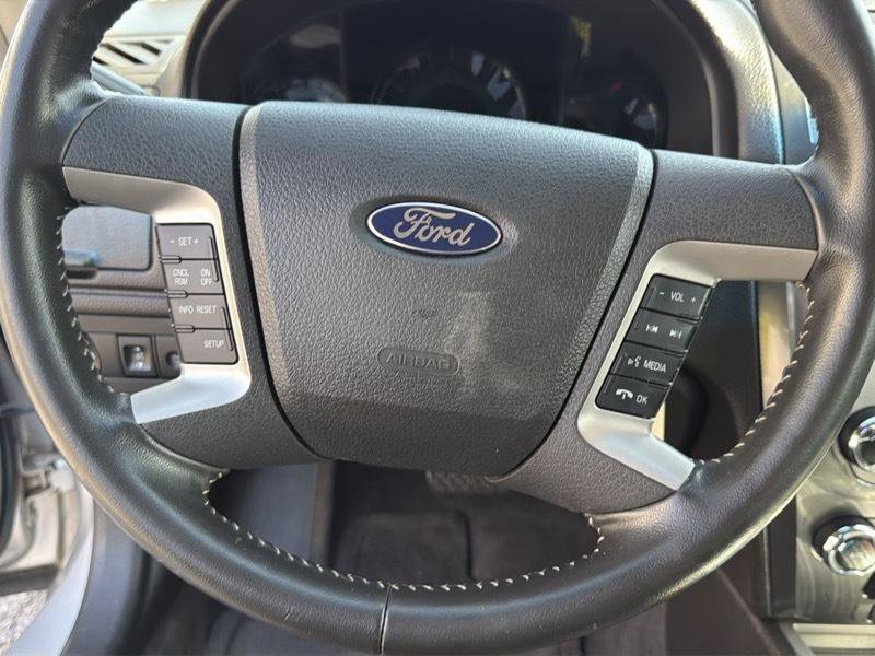 Used 2011 Ford Fusion SEL FWD image 19