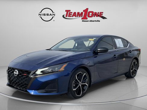 Certified 2023 Nissan Altima 2.5 SR image 4