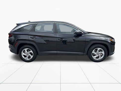 Used 2023 Hyundai Tucson SE image 13