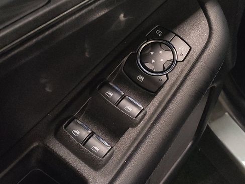 Used 2022 Ford Edge SE image 27