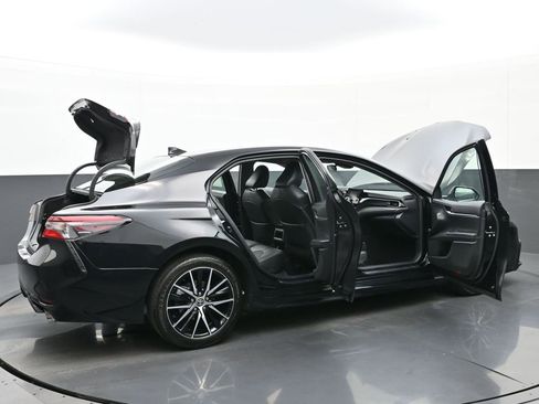 Used 2021 Toyota Camry SE image 45