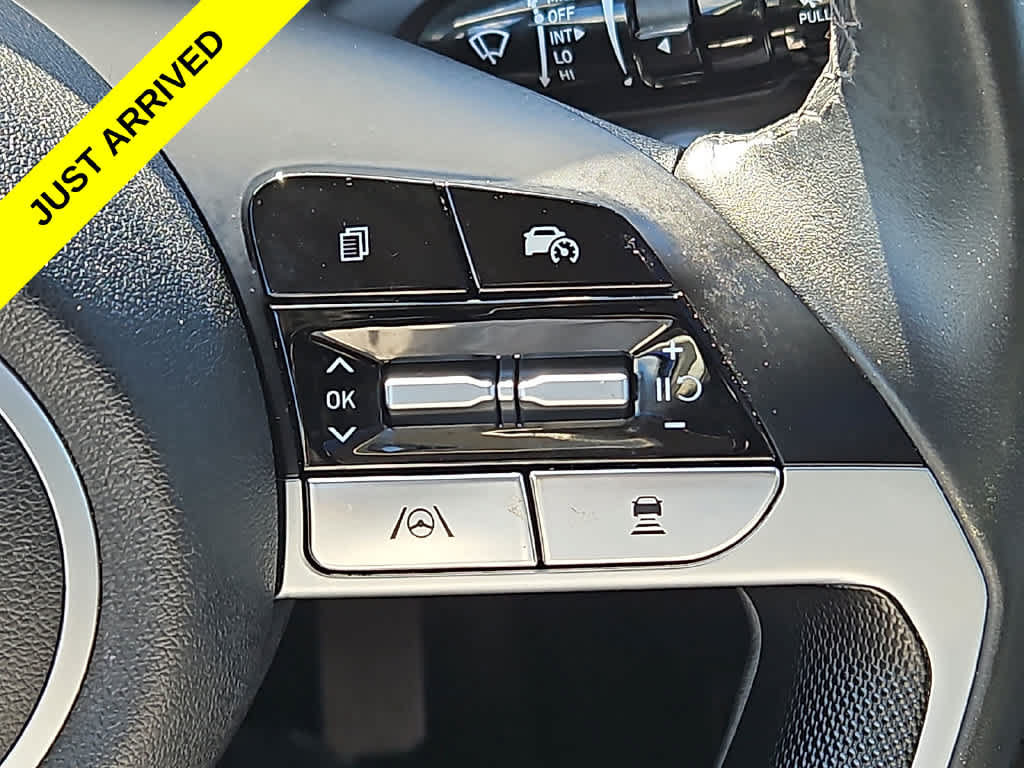 Used 2025 Hyundai Elantra Limited FWD image 22