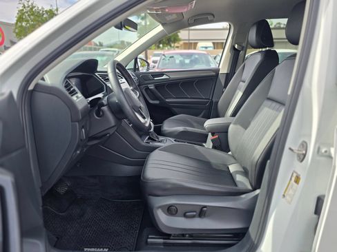 Used 2023 Volkswagen Tiguan SE FWD image 13