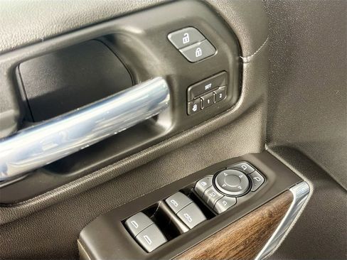 Used 2020 GMC Sierra 2500 Denali w/ Denali Ultimate Package image 17