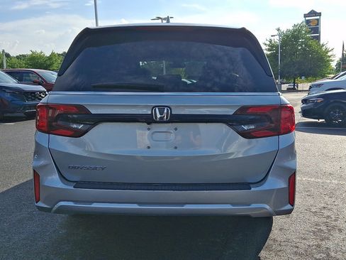 Certified 2025 Honda Odyssey EX-L image 6