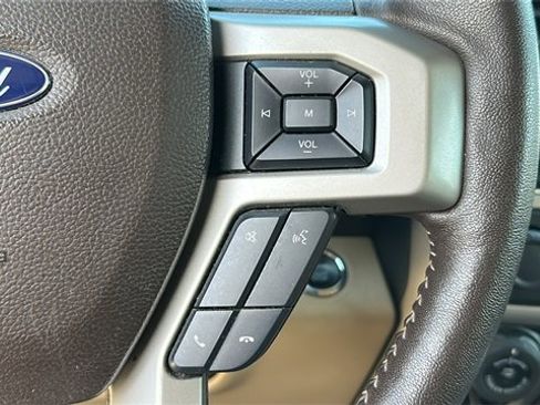 Certified 2019 Ford F150 Lariat image 25