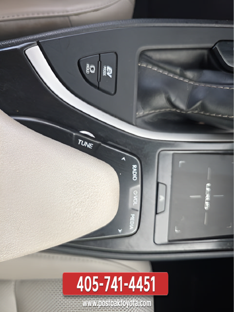 Used 2021 Lexus UX 250h w/ Premium Package AWD/4WD image 17