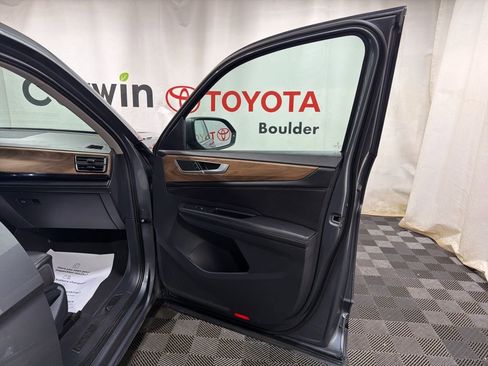 Used 2025 Volkswagen Atlas SE image 10