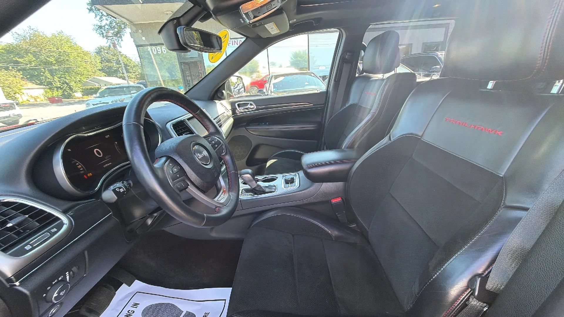 Used 2017 Jeep Grand Cherokee Trailhawk AWD/4WD image 15