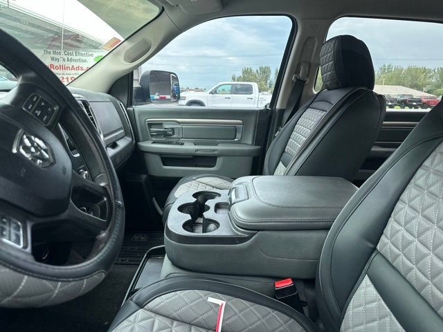 Used 2017 RAM 1500 Classic SLT AWD/4WD image 4