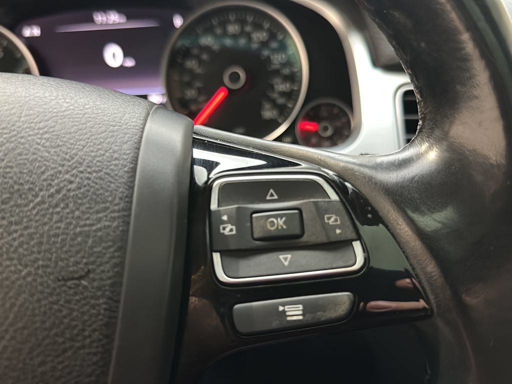 Used 2015 Volkswagen Touareg VR6 AWD/4WD image 29