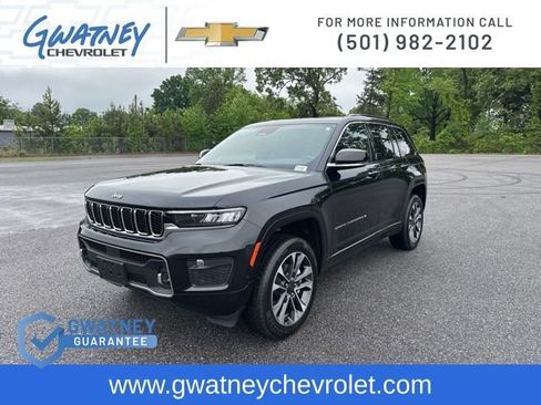Used 2023 Jeep Grand Cherokee Overland w/ Luxury Tech Group IV AWD/4WD image 1