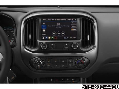 Used 2022 Chevrolet Colorado Z71 AWD/4WD image 14