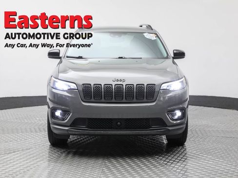 Used 2023 Jeep Cherokee Altitude Lux image 2