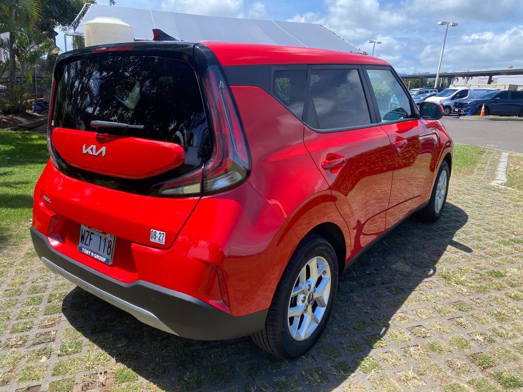 Used 2024 Kia Soul LX w/ Option Group 015 FWD image 7