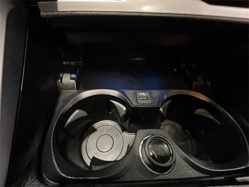 Used 2023 BMW i4 eDrive40 w/ M Sport Package image 22