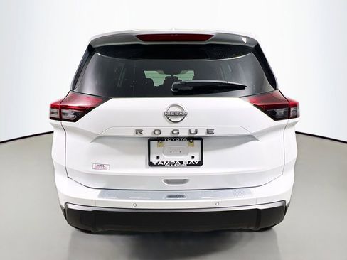 Used 2025 Nissan Rogue SV FWD image 3