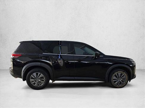 Used 2024 Nissan Pathfinder S FWD image 4
