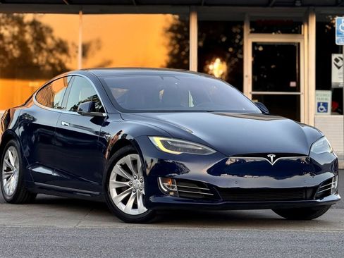 Used 2018 Tesla Model S 75D image 2