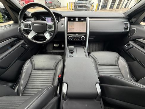 Used 2024 Land Rover Discovery Dynamic SE AWD/4WD image 21