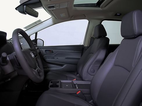 Certified 2026 Honda Odyssey EX-L image 24