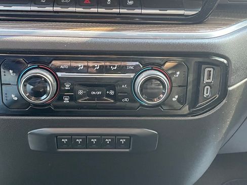 Certified 2024 Chevrolet Silverado 2500 LT w/ Convenience Package image 39