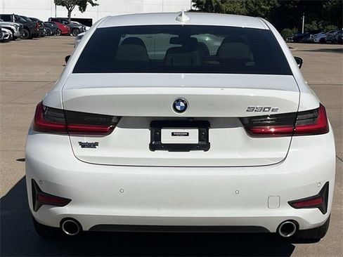 Used 2021 BMW 330e w/ Convenience Package image 5