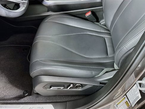 Used 2025 Acura RDX SH-AWD image 18