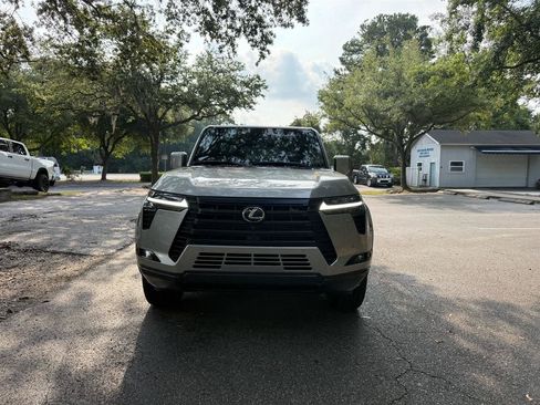 Used 2026 Lexus GX 550 AWD/4WD image 2