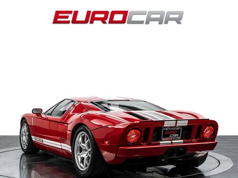 Used 2005 Ford GT RWD image 3