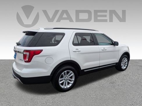 Used 2016 Ford Explorer XLT w/ Equipment Group 202A FWD image 29