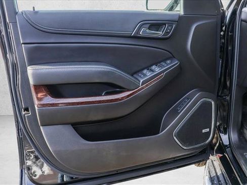 Used 2018 GMC Yukon SLT image 12