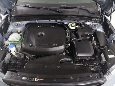 Used 2020 Volvo XC40 T5 R-Design image 50