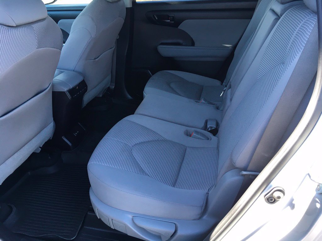 Used 2023 Toyota Highlander L FWD image 25