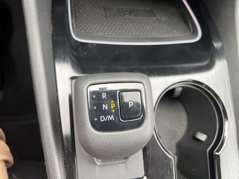 Used 2024 Nissan Rogue SL image 27