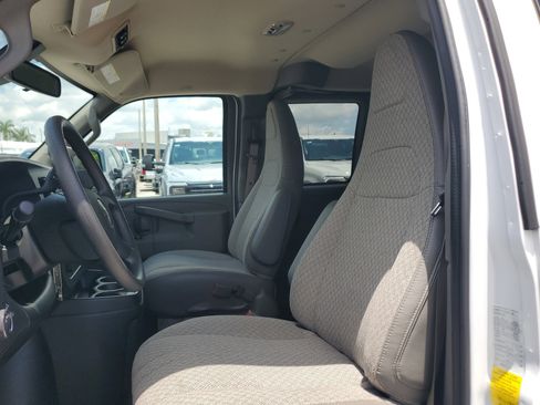 Used 2025 Chevrolet Express 3500 LT w/ LT Preferred Equipment Group RWD image 11