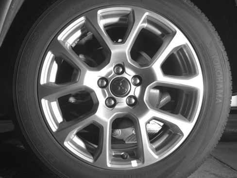 Used 2025 Jeep Compass Limited AWD/4WD image 14