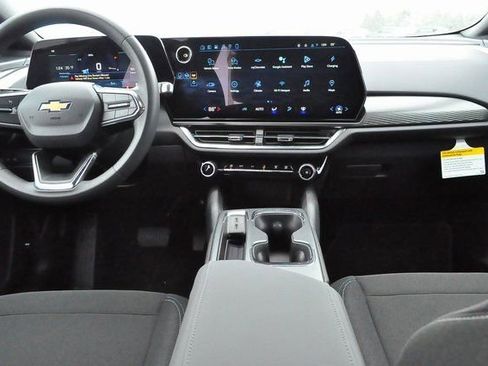 New 2026 Chevrolet Equinox EV LT image 14