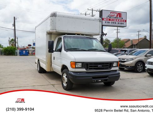 Used 2006 Ford E-450 and Econoline 450 image 1